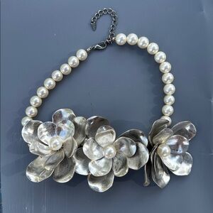 VCLM Faux Graduated Glass Pearls Statement Necklace with 3 Large Silver Flowers